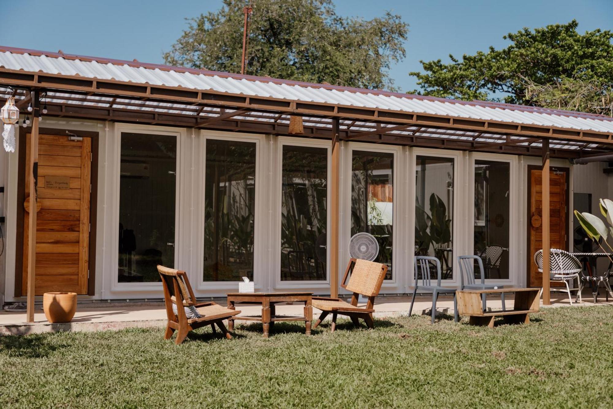The Yard Hostel Chiang Mai Buitenkant foto