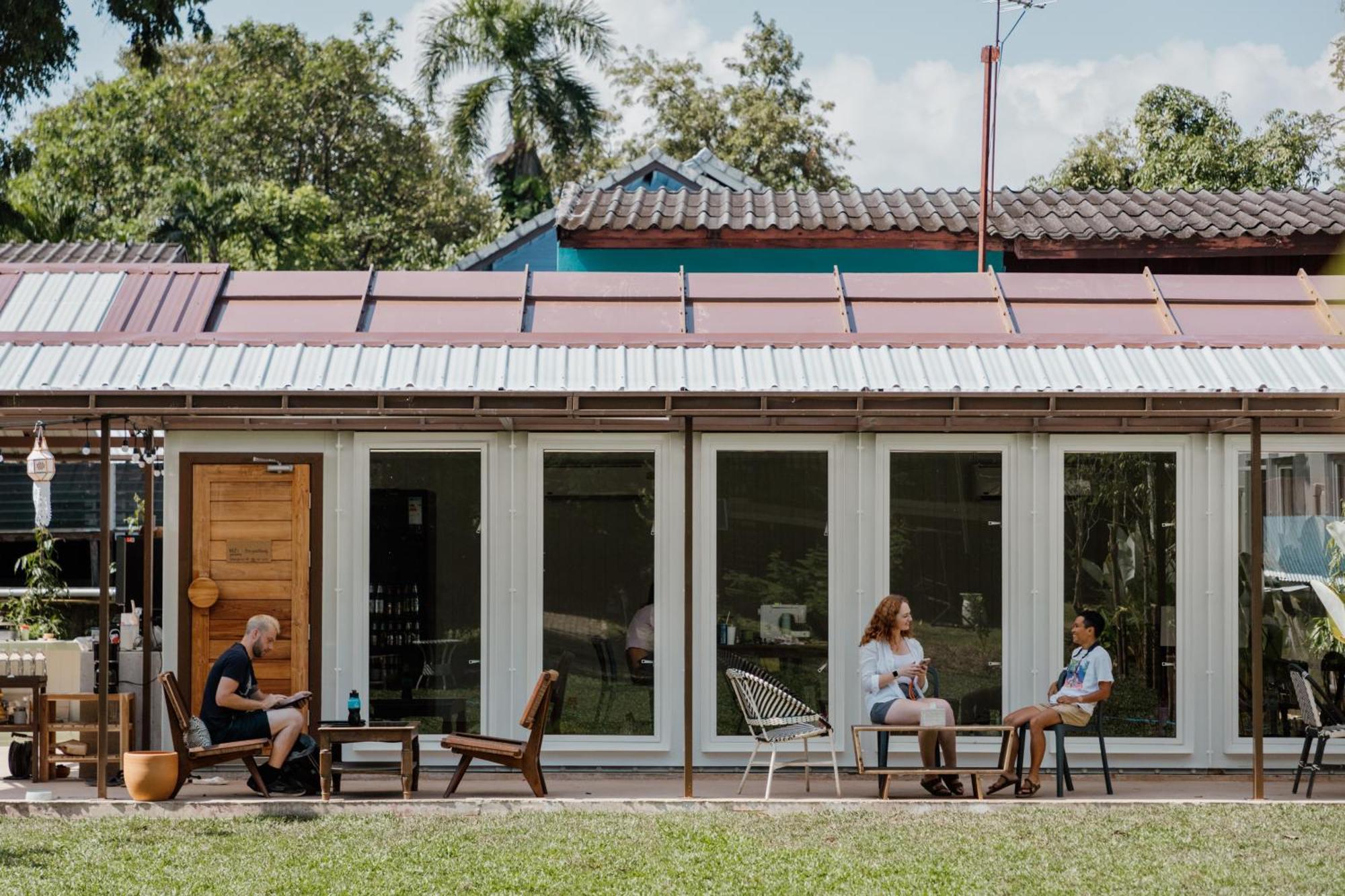 The Yard Hostel Chiang Mai Buitenkant foto